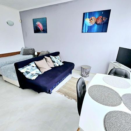 Studio Apartment With Balcony 300M From Beach Pantai Sunny Luaran gambar