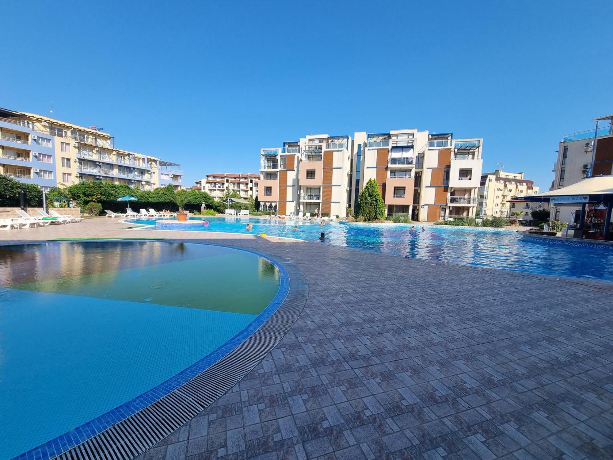 Studio Apartment With Balcony 300M From Beach Pantai Sunny Luaran gambar