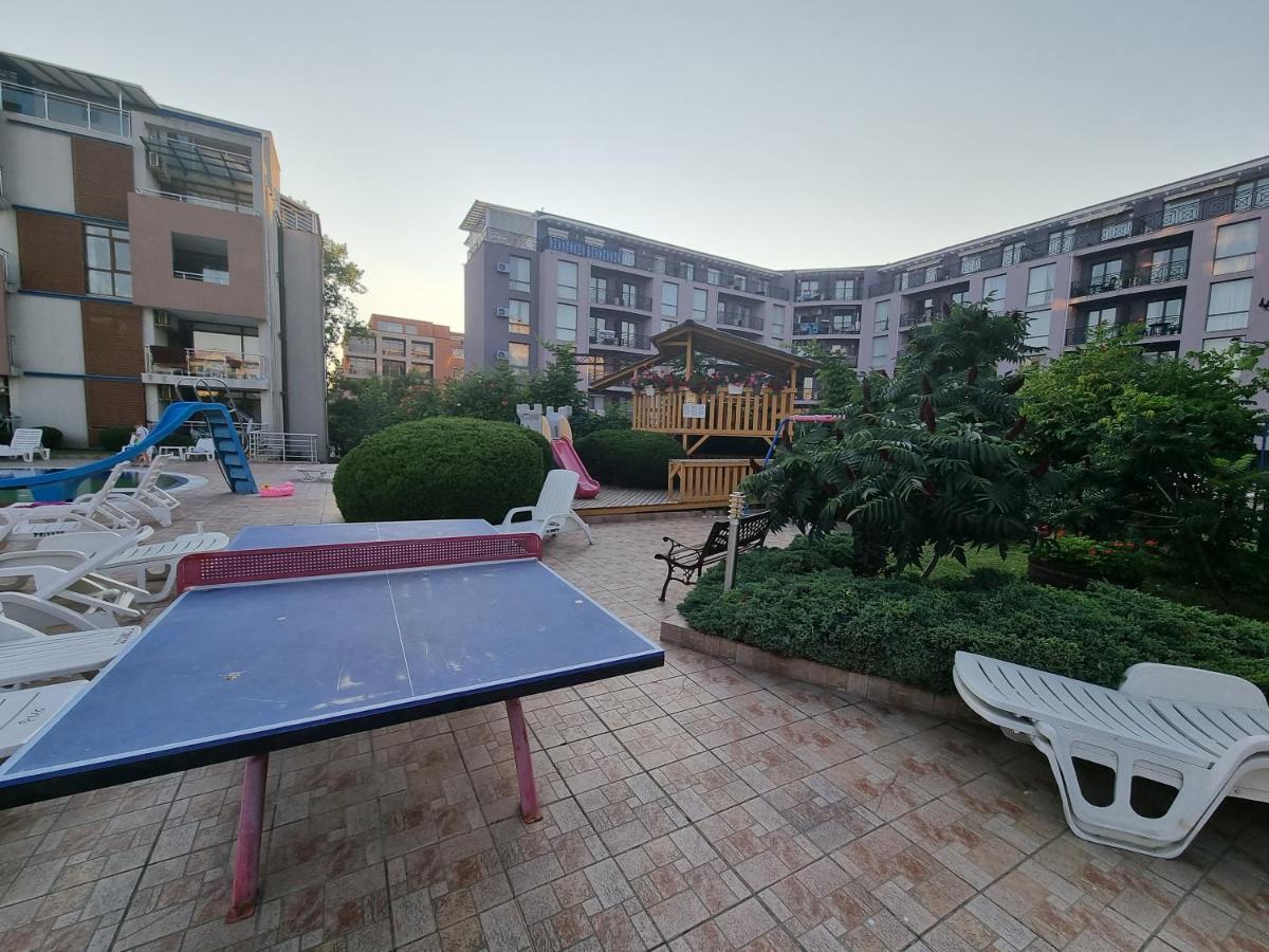 Studio Apartment With Balcony 300M From Beach Pantai Sunny Luaran gambar
