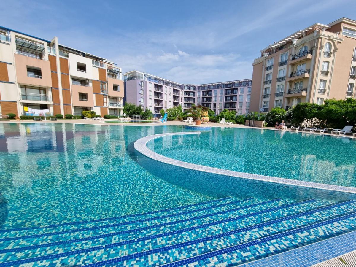 Studio Apartment With Balcony 300M From Beach Pantai Sunny Luaran gambar
