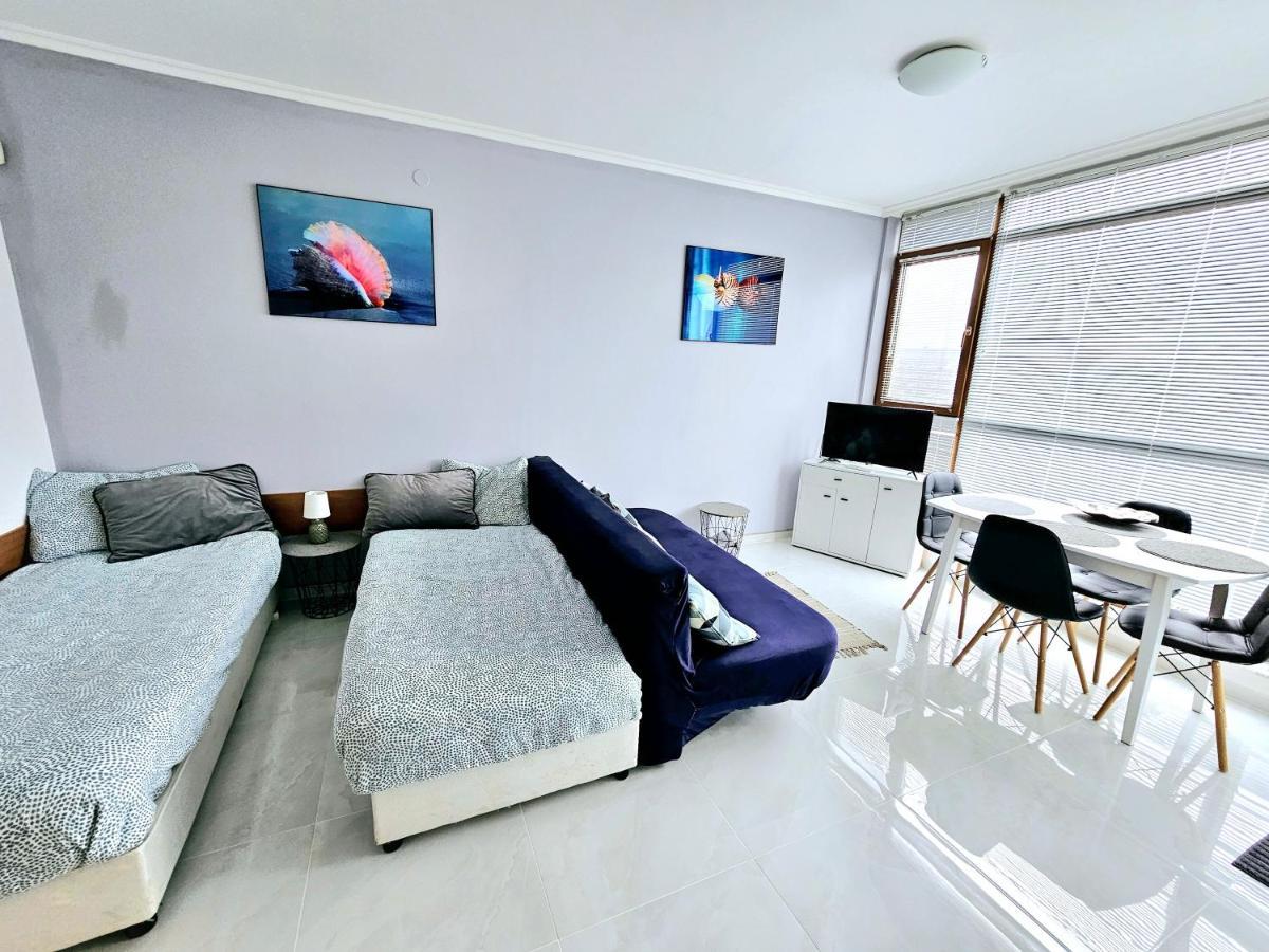 Studio Apartment With Balcony 300M From Beach Pantai Sunny Luaran gambar