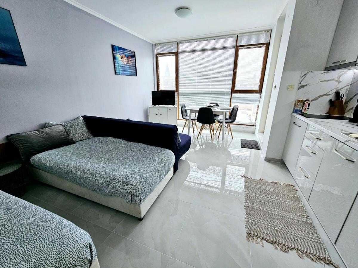 Studio Apartment With Balcony 300M From Beach Pantai Sunny Luaran gambar