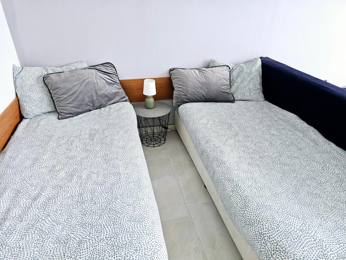 Studio Apartment With Balcony 300M From Beach Pantai Sunny Luaran gambar